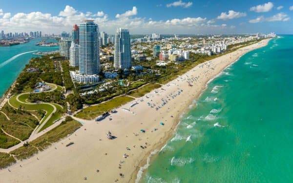 Snowbird's Guide to Miami Beach: Finding Your Perfect Modern Winter 2025 Haven