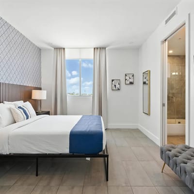 Stylish 2-Bed Oasis in Prime South Beach