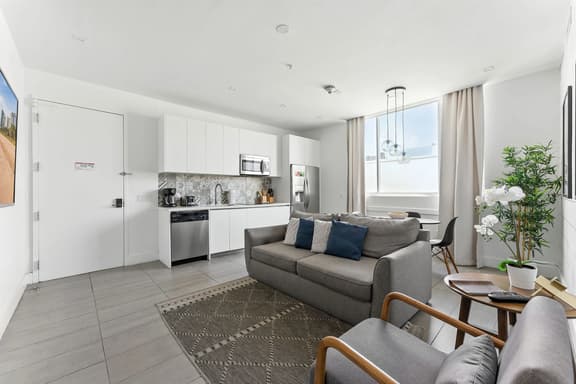 Stylish 2-Bed Gem, Prime South Beach